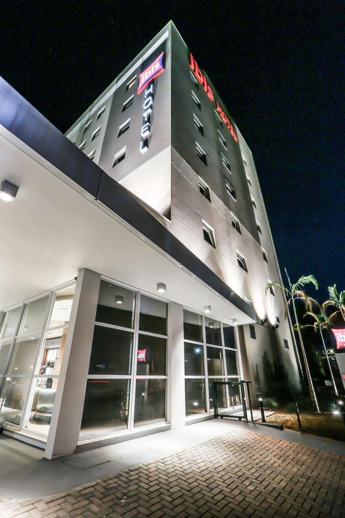 Ibis Sinop Hotel Bagian luar foto